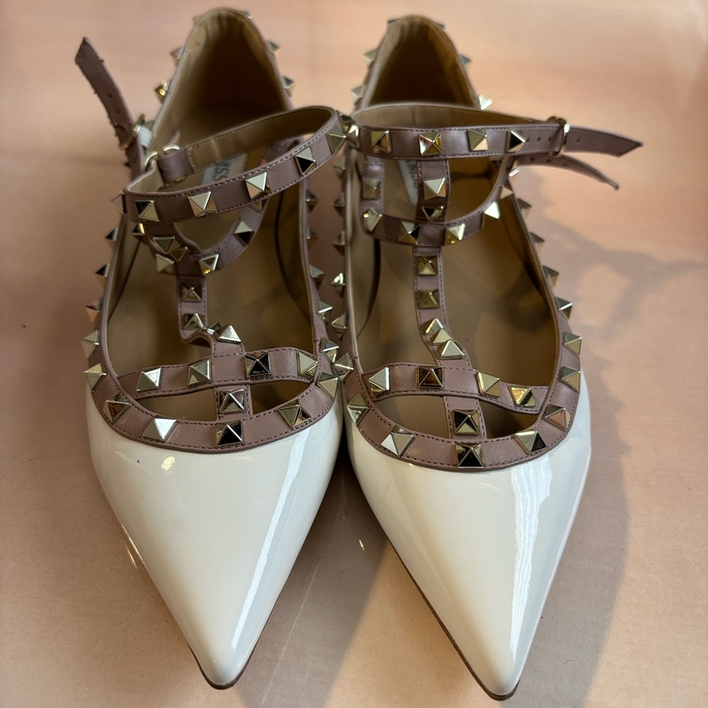 STUDDED LEATHER FLATS SZ11
